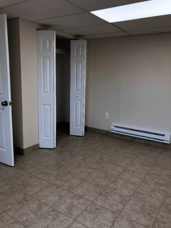 Yale Apartment: 420 North St
