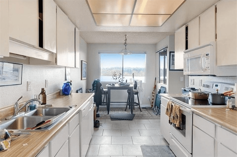 Kirkland Apartment: 9032 NE Juanita Dr