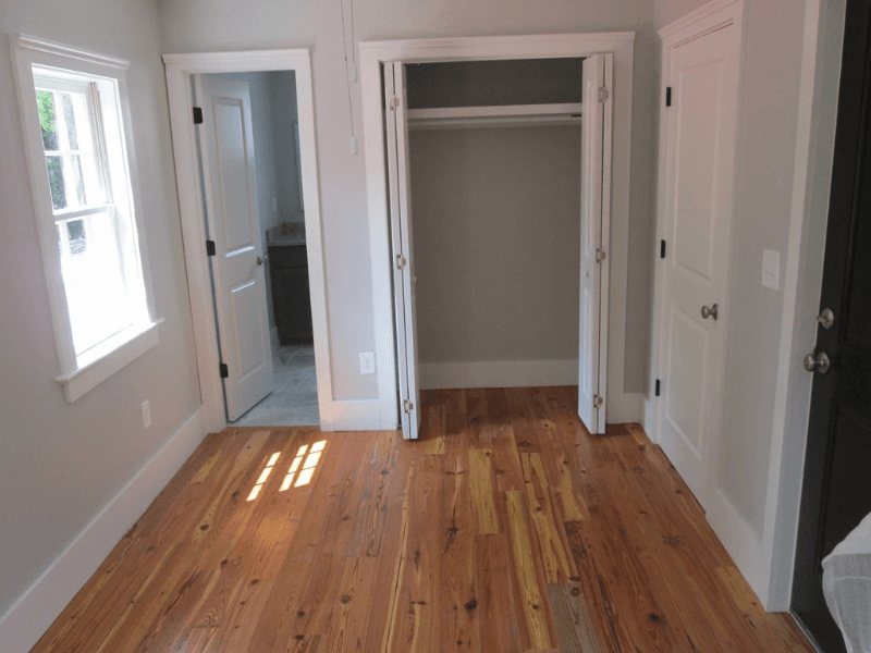 Charleston Apartment: 15 Sires St