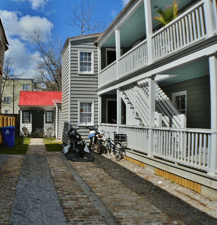 Charleston Apartment: 15 Sires St