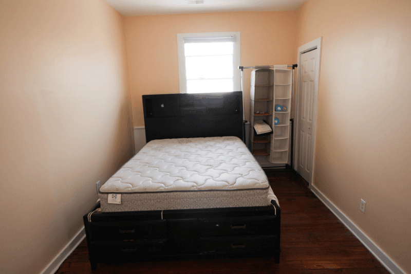 Charleston Apartment: 59 Hanover St