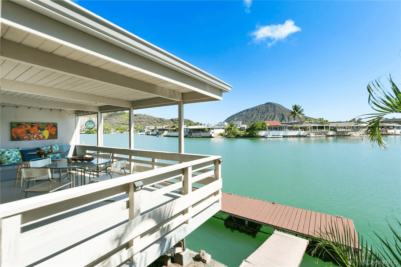Honolulu House: 437 Opihikao Pl