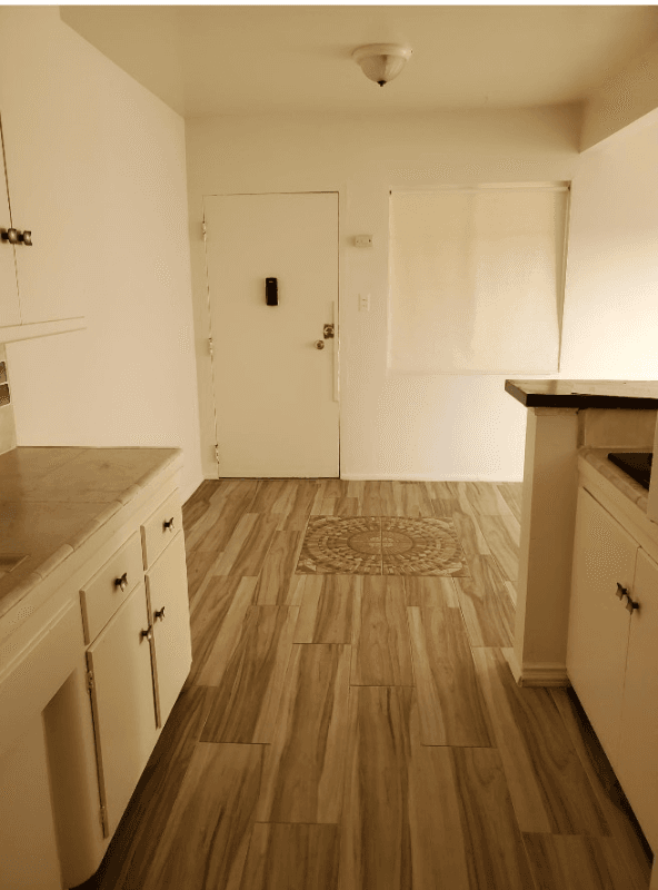 Manhattan Beach Apartment: 1150 Manhattan Beach Blvd