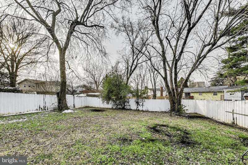 College Park House: 10104 51st Ave