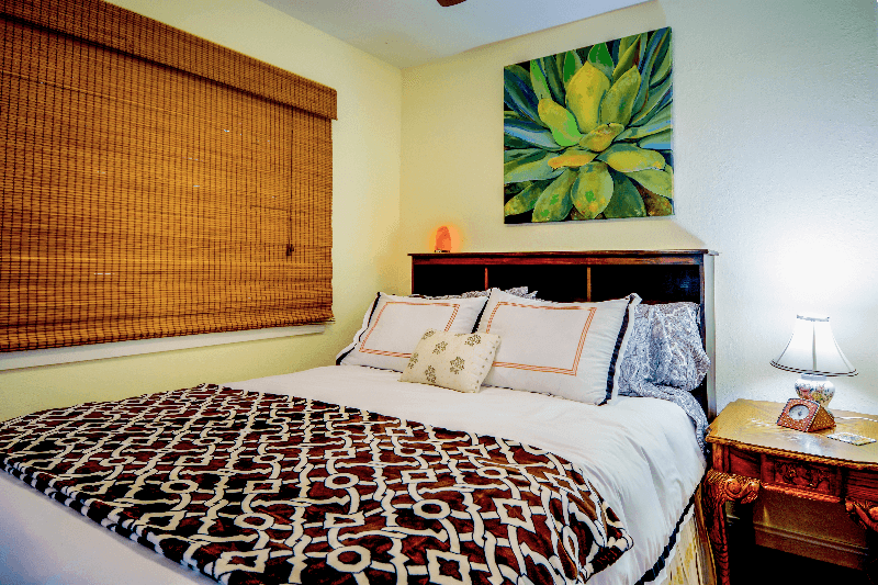 Venice Apartment: 12 S Venice Blvd