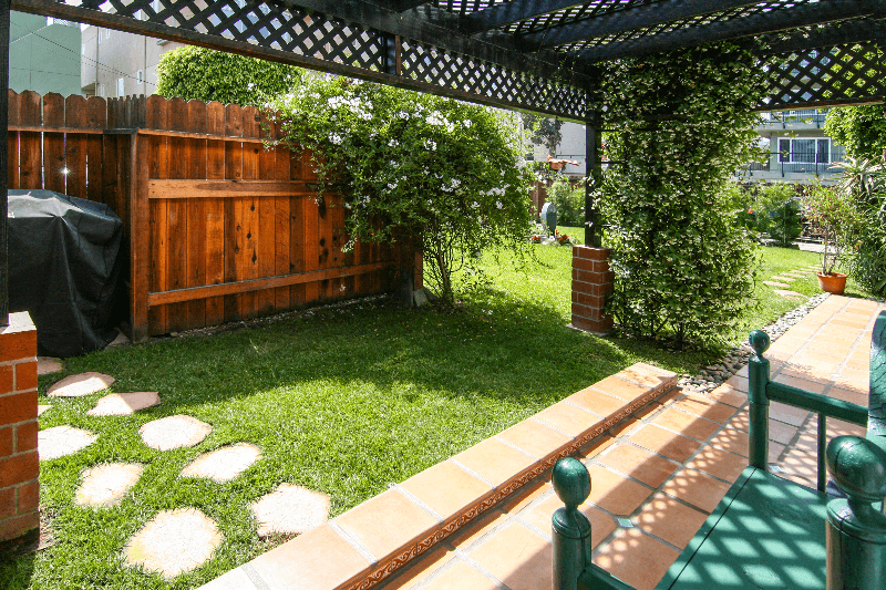 Venice Apartment: 12 S Venice Blvd