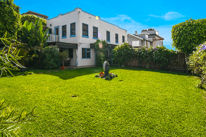 Venice Apartment: 12 S Venice Blvd