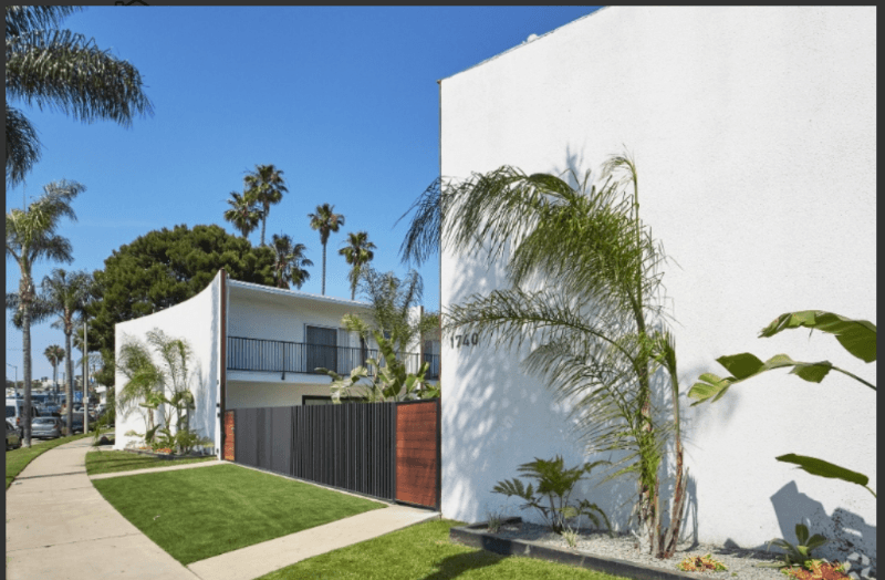 Long Beach Apartment: 1740 Redondo Ave