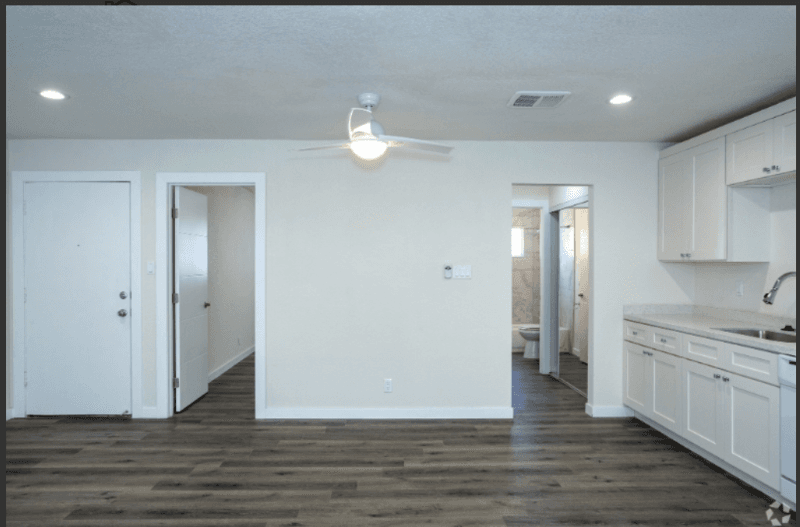 Long Beach Apartment: 1740 Redondo Ave