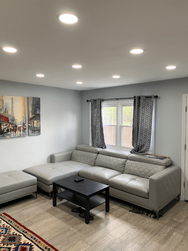 Washington Apartment: 1149 summit st ne