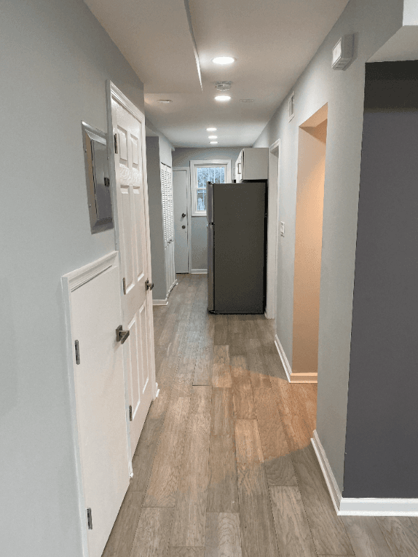Washington Apartment: 1149 summit st ne
