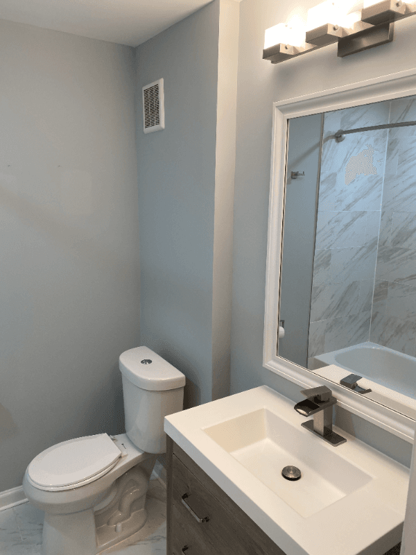 Washington Apartment: 1149 summit st ne