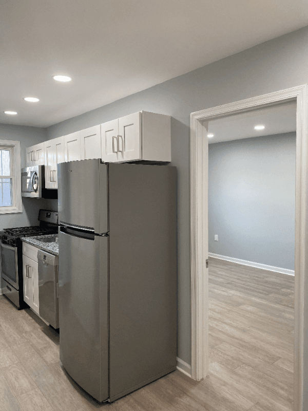 Washington Apartment: 1149 summit st ne