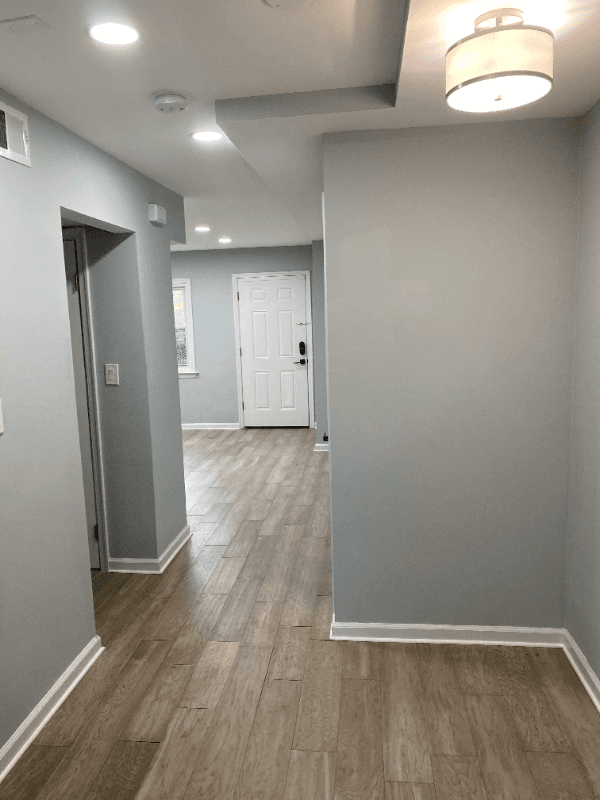 Washington Apartment: 1149 summit st ne