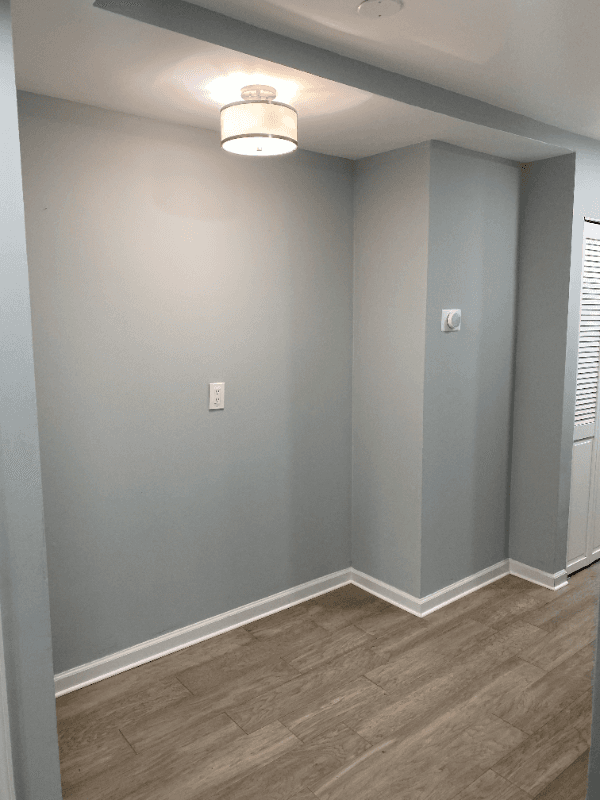 Washington Apartment: 1149 summit st ne