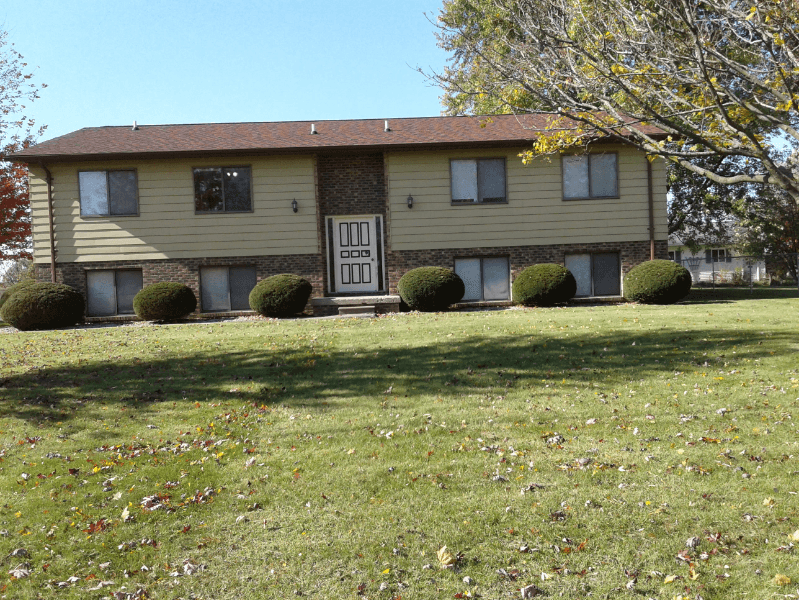 Swartz Creek Apartment: 4498 Van Vleet Rd