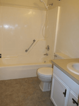 Swartz Creek Apartment: 4498 Van Vleet Rd