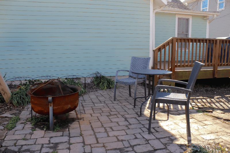 Raleigh House: 591 E Cabarrus St