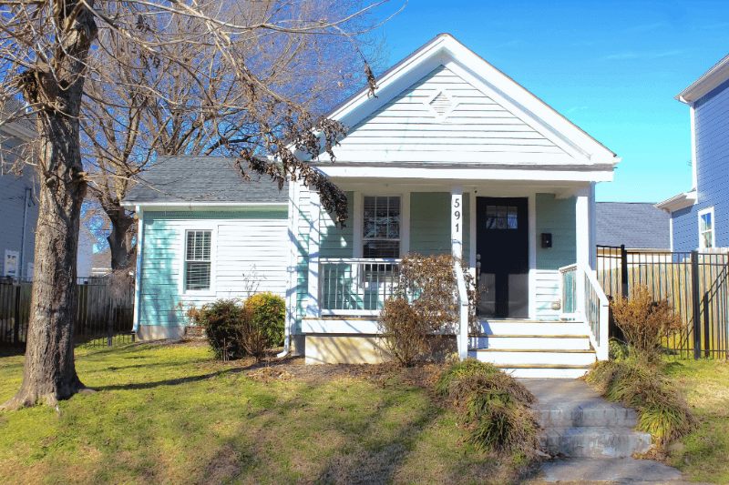 Raleigh House: 591 E Cabarrus St