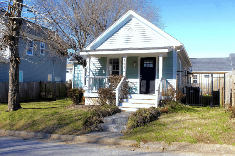 Raleigh House: 591 E Cabarrus St