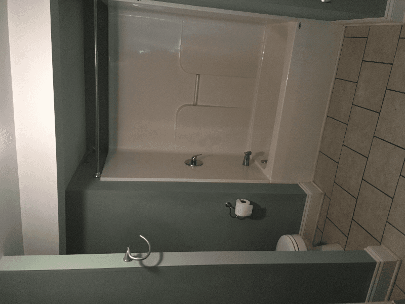Staunton Apartment: 936 West Beverley