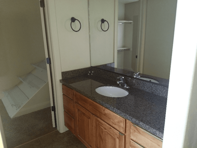 Washington Townhome: 370 W Buena Vista Blvd