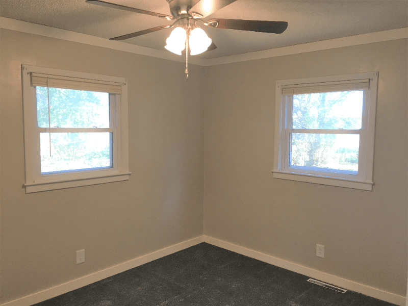 Haysville House: 201 W Hunter Ave