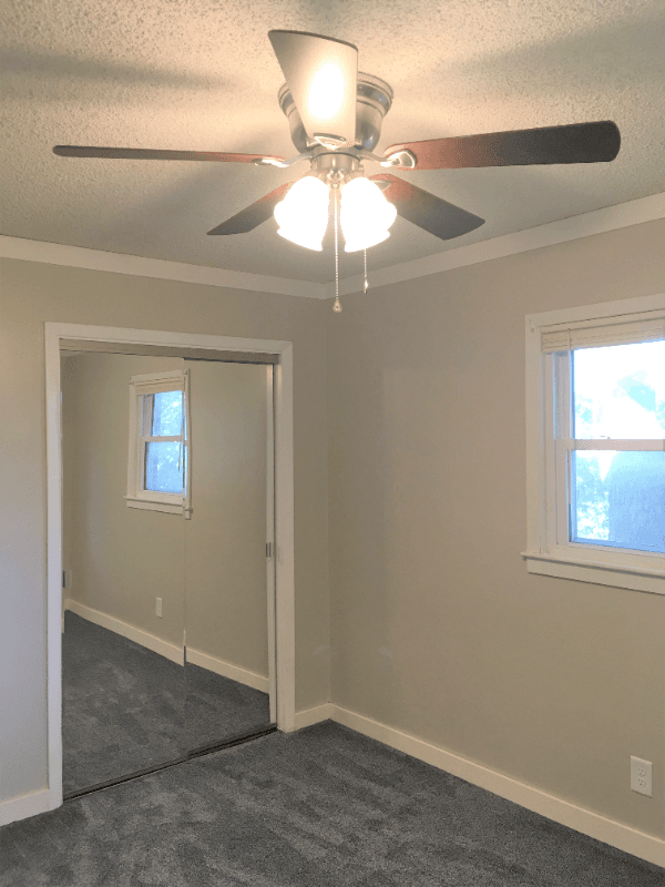 Haysville House: 201 W Hunter Ave