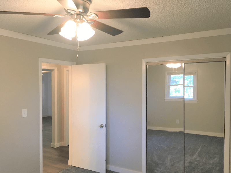Haysville House: 201 W Hunter Ave