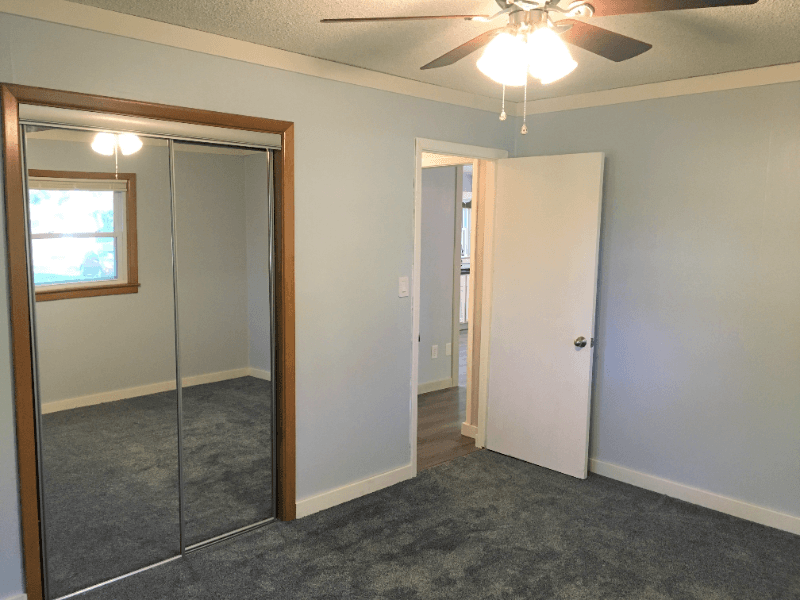 Haysville House: 201 W Hunter Ave