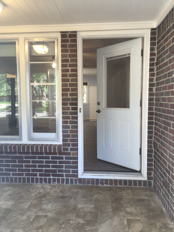 Haysville House: 201 W Hunter Ave