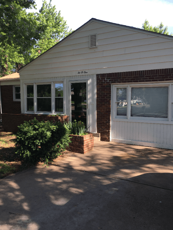 Haysville House: 201 W Hunter Ave