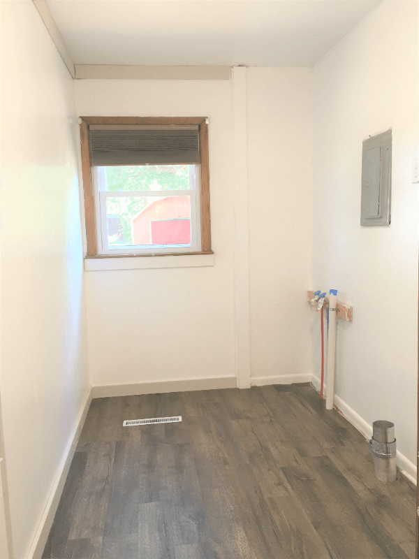 Haysville House: 201 W Hunter Ave