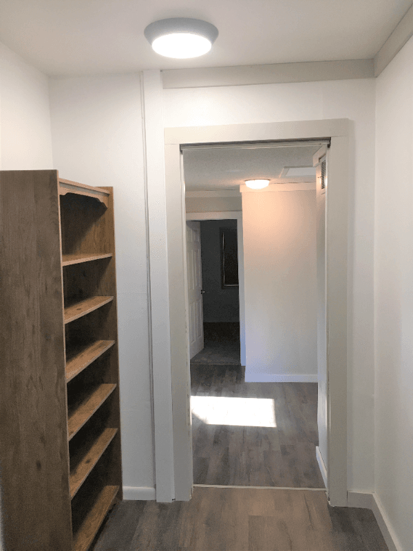 Haysville House: 201 W Hunter Ave