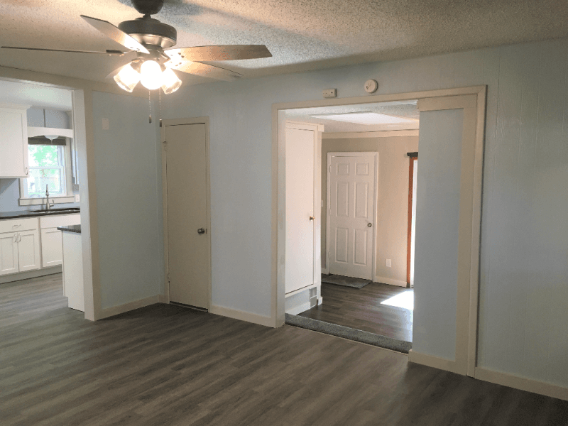 Haysville House: 201 W Hunter Ave