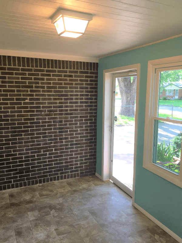 Haysville House: 201 W Hunter Ave