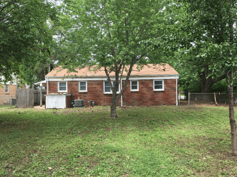 Haysville House: 201 W Hunter Ave