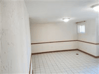Revere Apartment: 50 Vane Ave