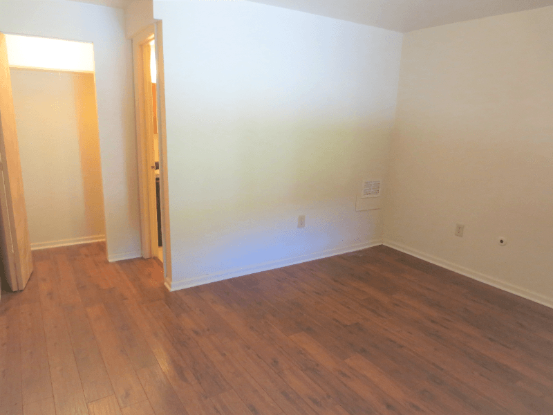 Pittsburgh Apartment: 6350 Forward Ave