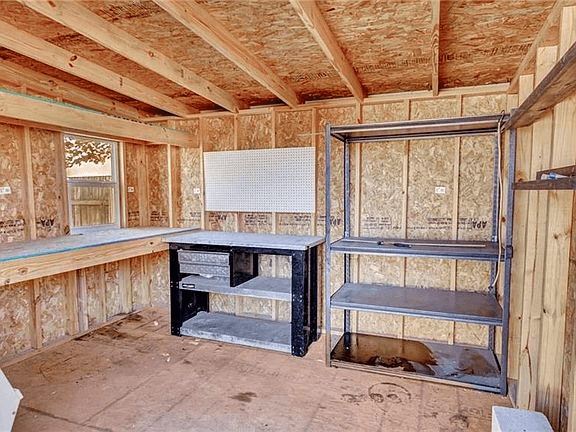 JARRELL House: 140 AMBER LN