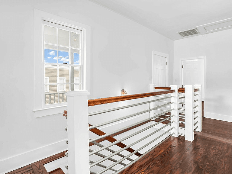 Charleston House: 68 South St