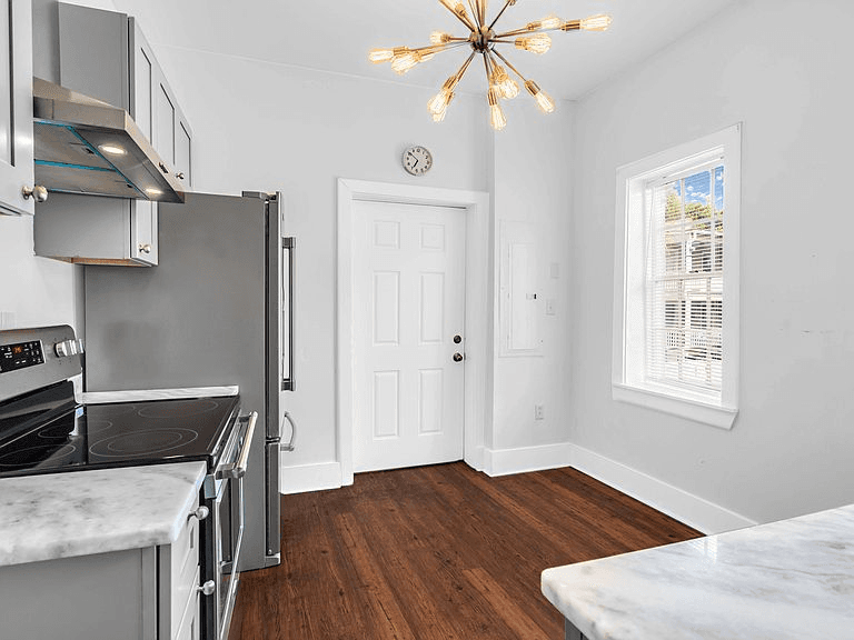 Charleston House: 68 South St
