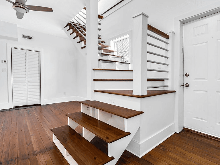 Charleston House: 68 South St