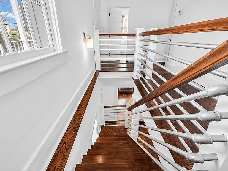 Charleston House: 68 South St