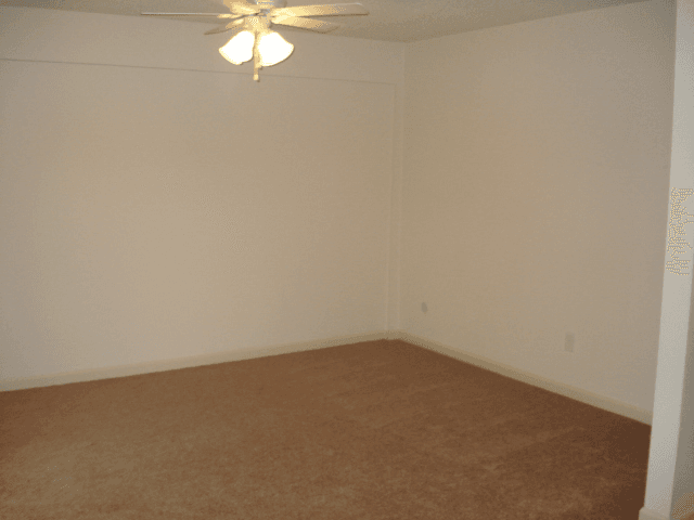 Toledo Apartment: 1955 Reynolds