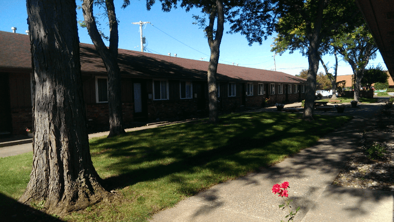 Toledo Apartment: 1955 Reynolds