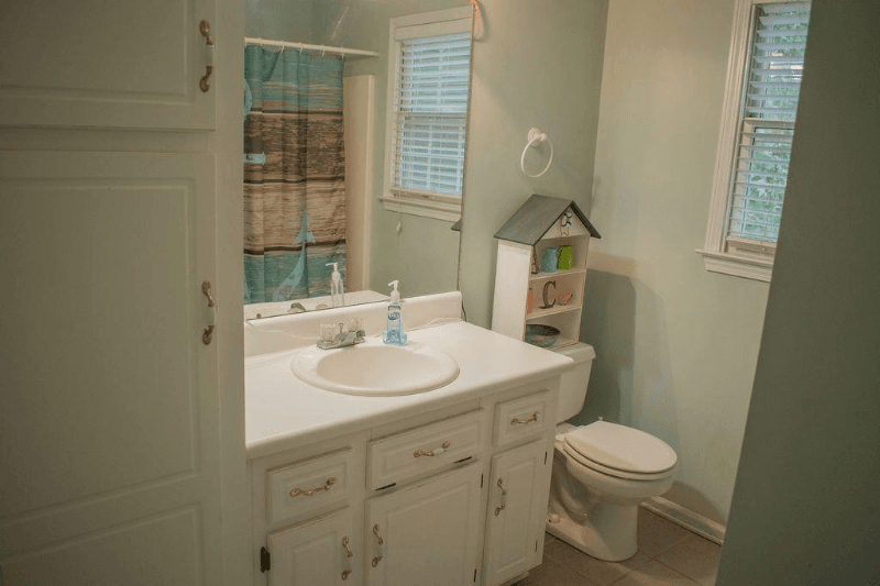 Acworth House: 1028 Queensbury Run