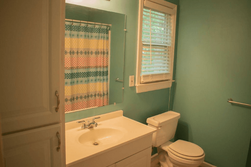 Acworth House: 1028 Queensbury Run