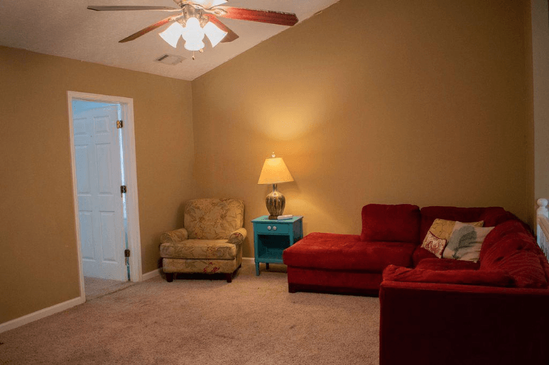 Acworth House: 1028 Queensbury Run