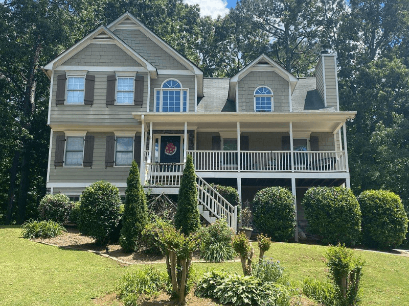 Acworth House: 1028 Queensbury Run